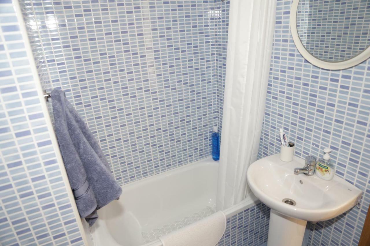 Quiet, Modern Apartment アリカンテ エクステリア 写真